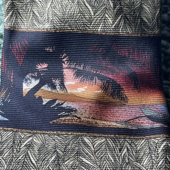 Vintage Tropicals by Tango Men's Necktie Palm Trees Beach Sunset 100% Silk KOREA - Picture 2 of 7